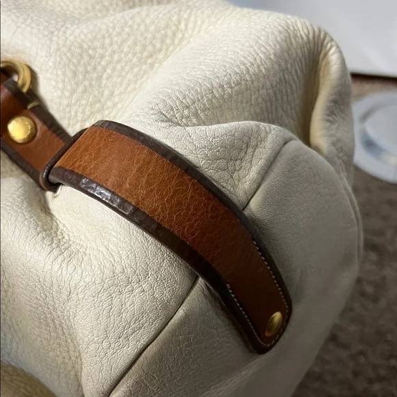 3287 Prada Ivory Leather Hobo Bag - Picture 4 of 8